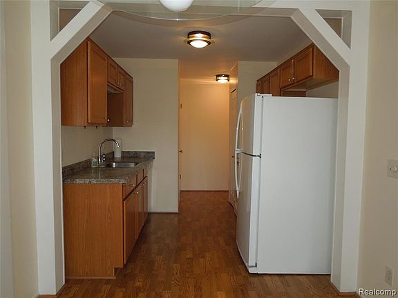 2nd image of 40052 Crosswinds Dr #1