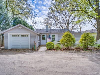 9055 Clinton St, Holly, MI, 48442