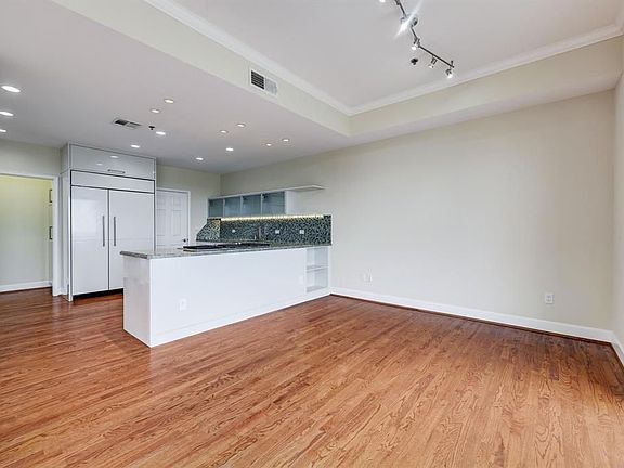 5th image of 2520 Robinhood St APT 1405