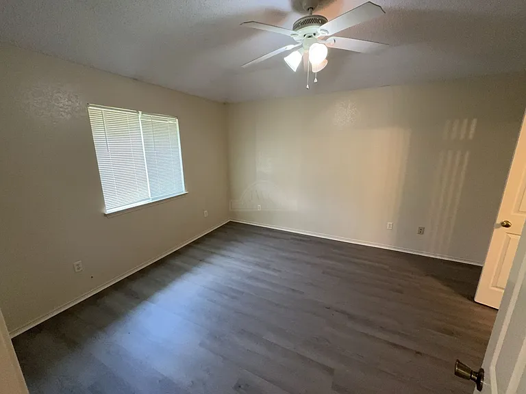 4303 Fawn Dr — Photo 9