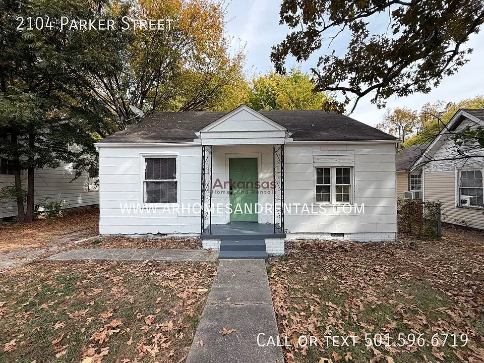 2104 Parker St