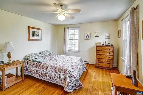 bedroom large enough for king bed