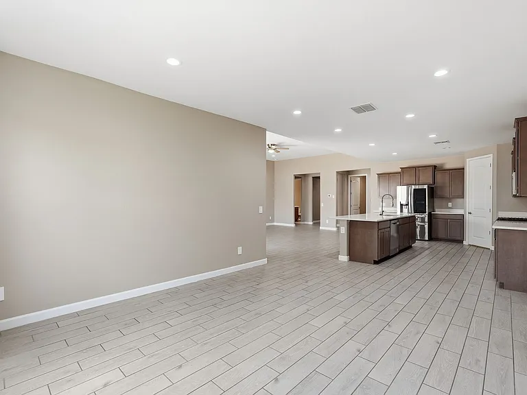 38213 W San Clemente St — Photo 13
