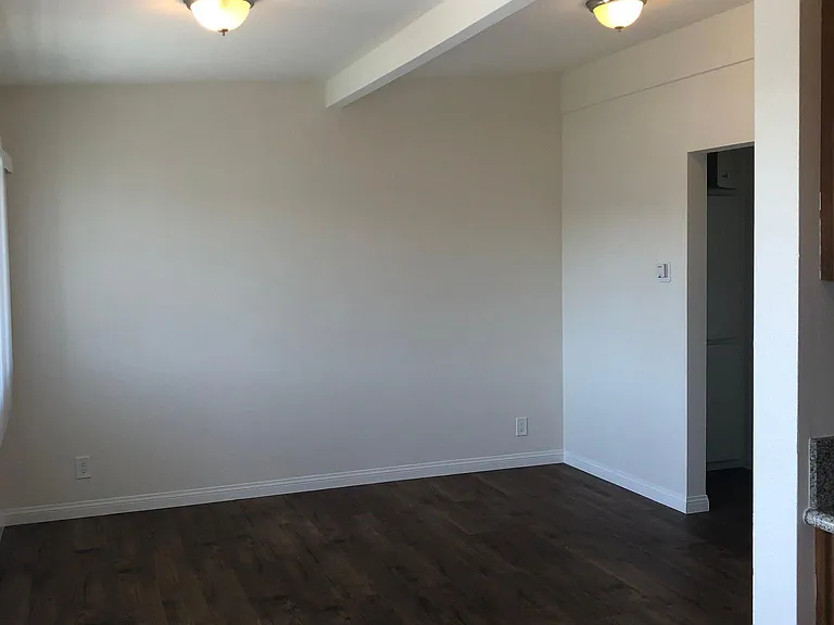 11821 Orange St — Photo 5
