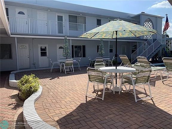 4th image of 4228 N Ocean Dr APT 3