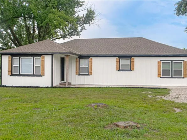 19807 NE 192nd St, Holt, MO 64048