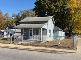 919 Wall St, Beardstown, IL 62618