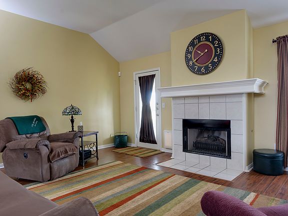 5th image of 1232 Shiner Cir