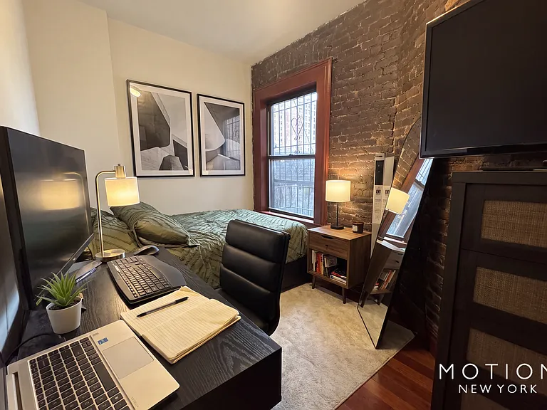 1261 Park Ave #15 — Photo 2