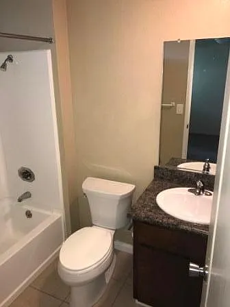 2 bed, 2.5 bath, 1000 sqft, $2,800 — Photo 4