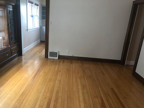 5th image of 2034 Reveley Ave