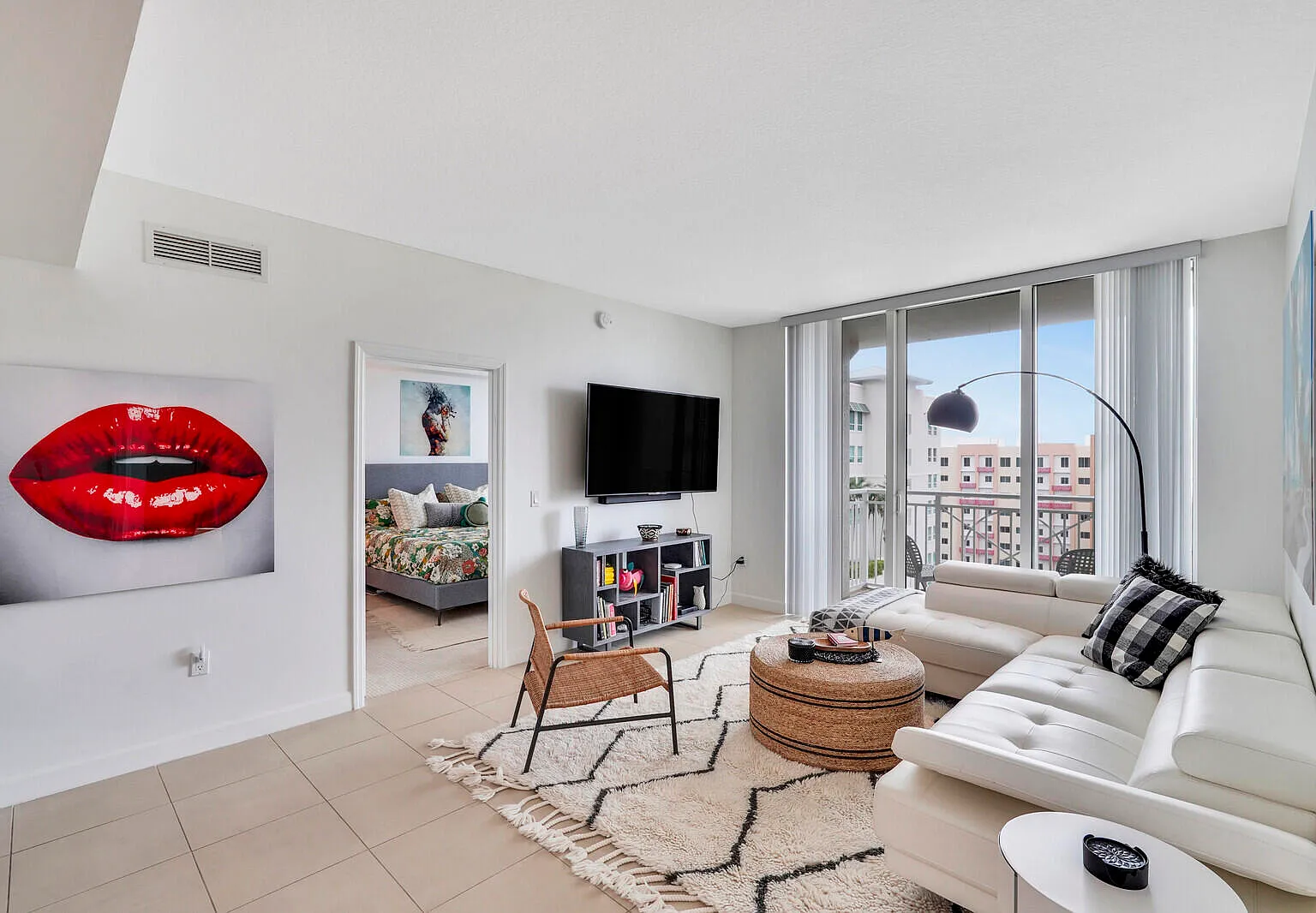 2 bed, 2.0 bath, 1045 sqft, $3,750 — Photo 4
