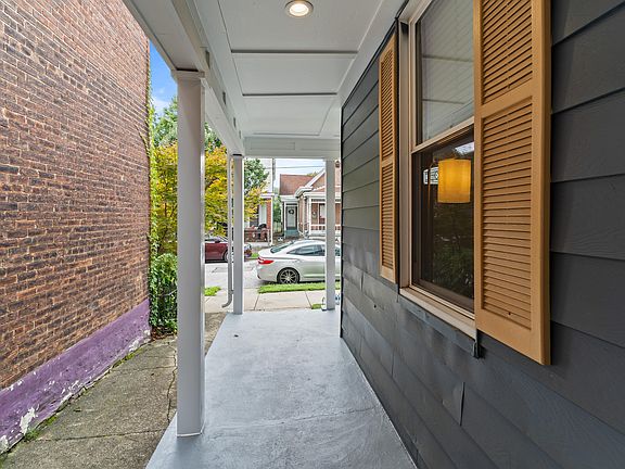 5th image of 1538 Saint Clair St