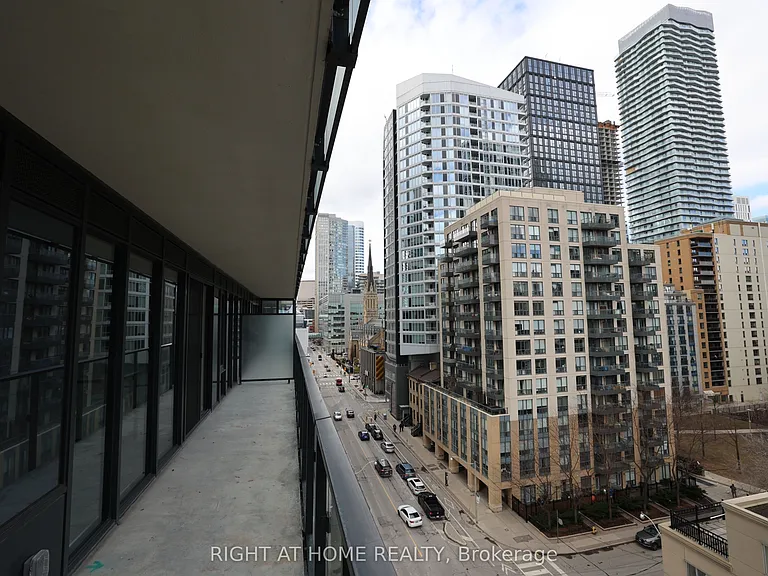 47 Mutual St #804 — Photo 20