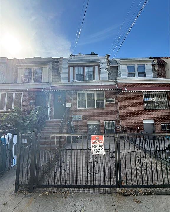 1st image of 2220 E 15th St