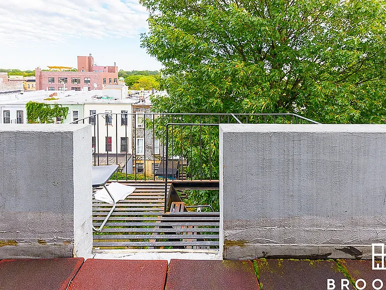 190 Schaefer St #4B — Photo 12