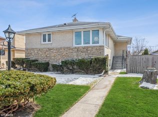 921 Granville Ave, Park Ridge, IL 60068