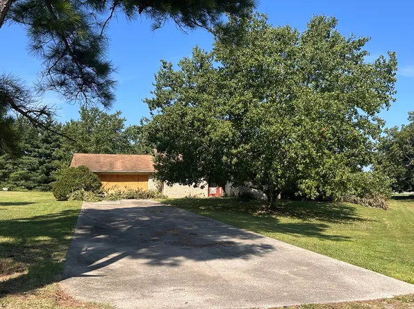 6586 Roberts Rd, Marion, IL 62959
