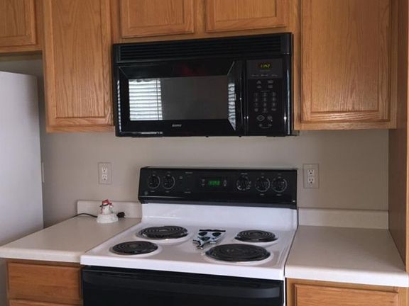 4th image of 10105 Pleasure Creek Cir NE