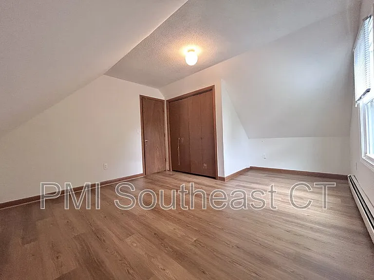 55 Hedge Ave — Photo 16
