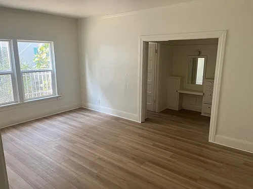 Carol Arms Apartments Photo 1