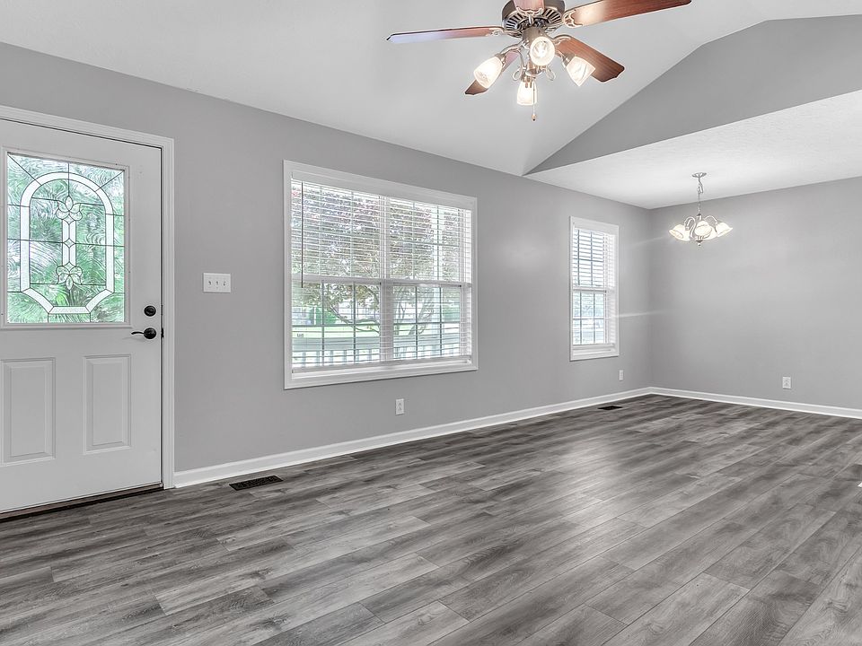 1st image of 460 Caney Ln