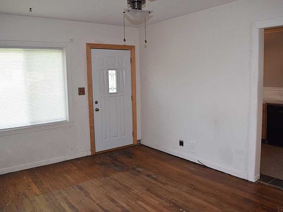 4th image of 2724 N Sherman St