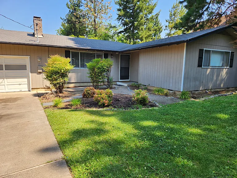2217 Harrison Ave — Photo 1