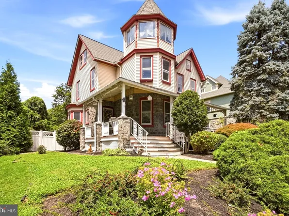 19 W Hinckley Ave, Ridley Park, PA 19078