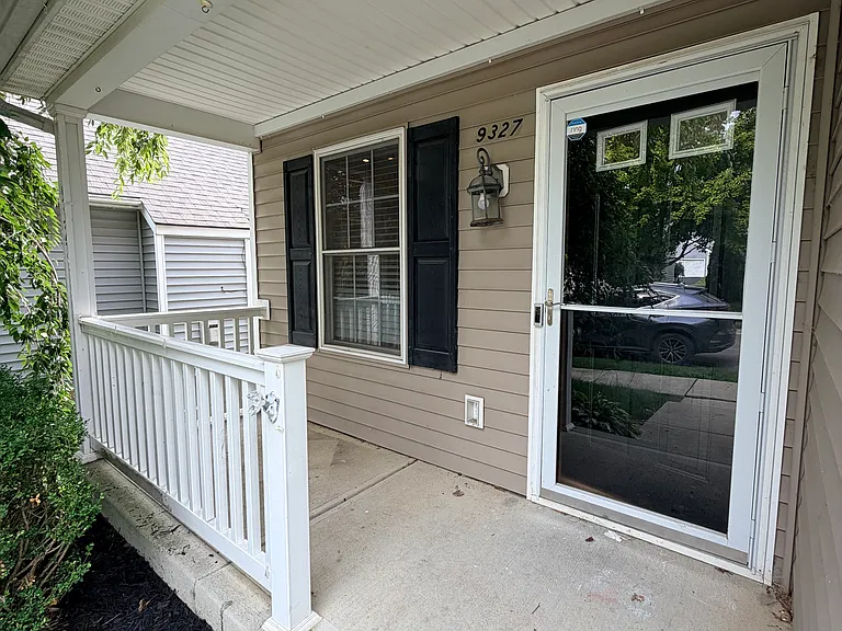 9327 Polaris Green Dr — Photo 2
