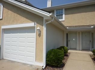 4616 NE Whispering Winds Dr UNIT 38, Lees Summit, MO 64064