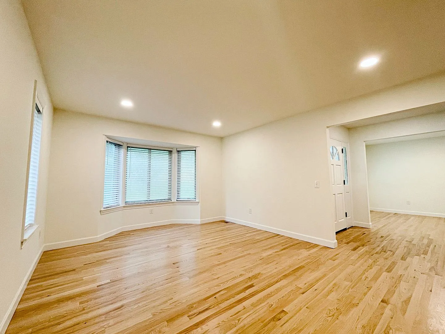 Fantastic Redmond Location — Photo 4