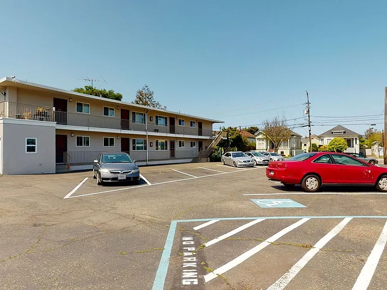 2320 Buena Vista Ave — Photo 17