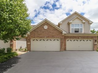 345 Emerald Ln, Algonquin, IL 60102