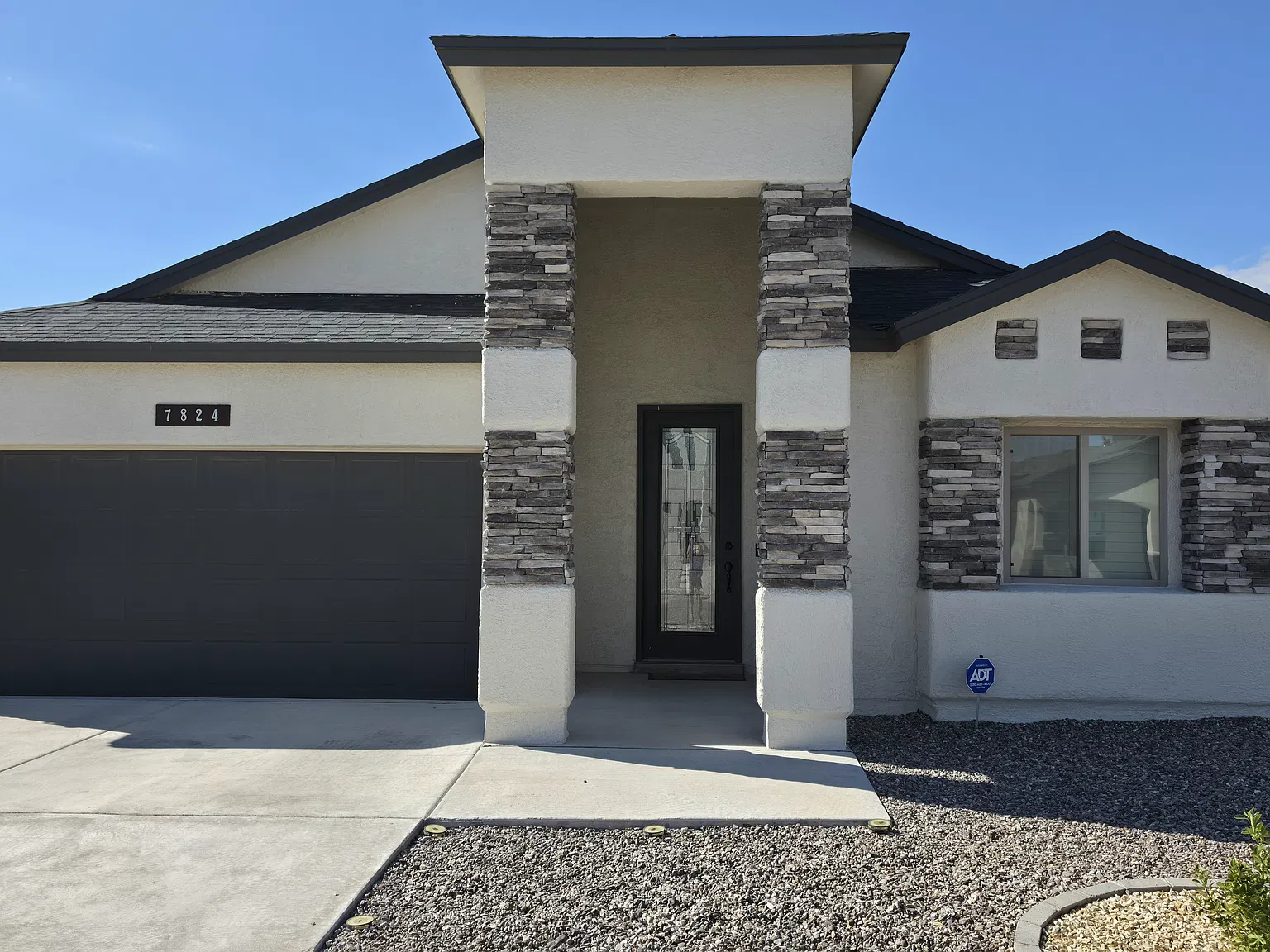 4 bed, 1850 sqft, $2,650 — Photo 4