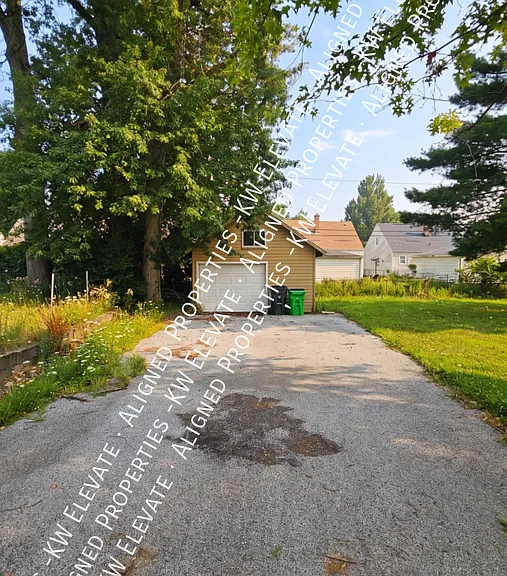 23941 Hartland Dr — Photo 5