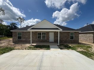 1085 Hughes St, Soperton, GA 30457