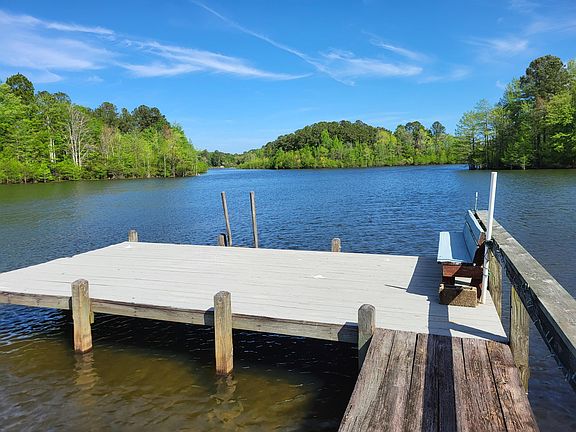 2nd image of 430 Fountain Lake Dr