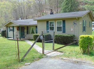 22 Doris Carroll Ln, Pineville, KY 40977