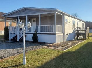 220 Virginia Ln, Hopwood, PA 15445