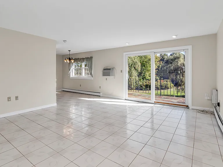 35 Fernview Ave #5 — Photo 11