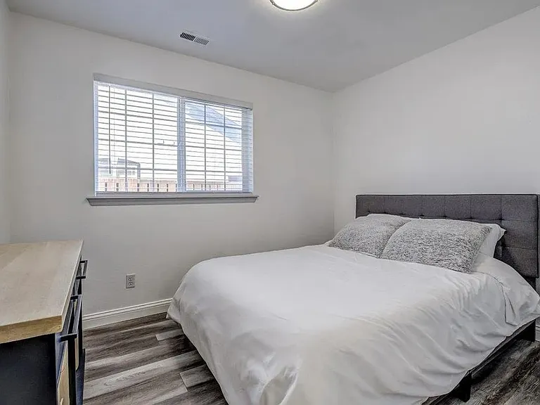 214 S Belfair Pl — Photo 26