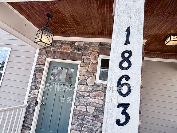 3rd image of 1863 Lake Glen Dr