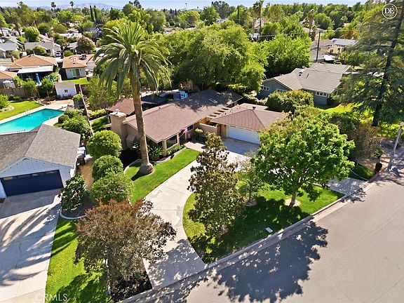 3rd image of 4424 Ramona Dr