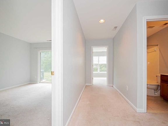 4th image of 33782 Connecticut Ave #27