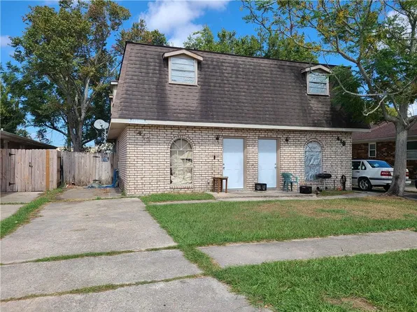 417-419 Pierre St, Chalmette, LA 70043