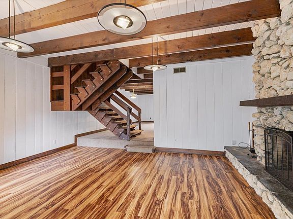 4th image of 133 Oak St APT 3