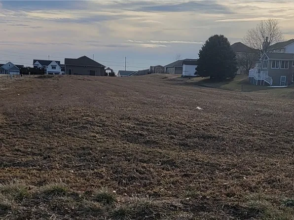 2301 N 8th Ave E, Newton, IA 50208