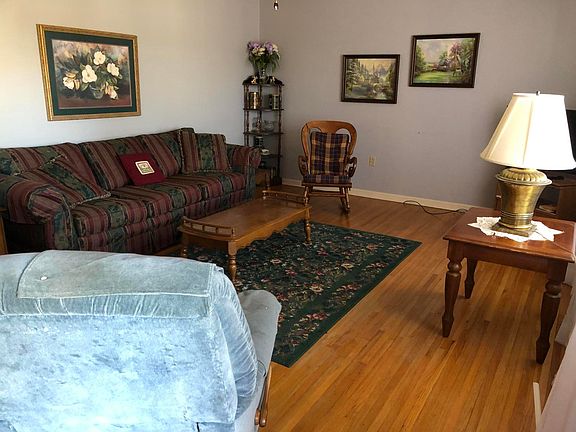 2nd image of 310 E Elm St