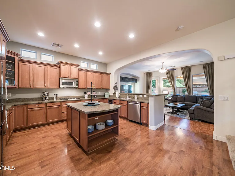 2681 E Hampton Ln — Photo 14